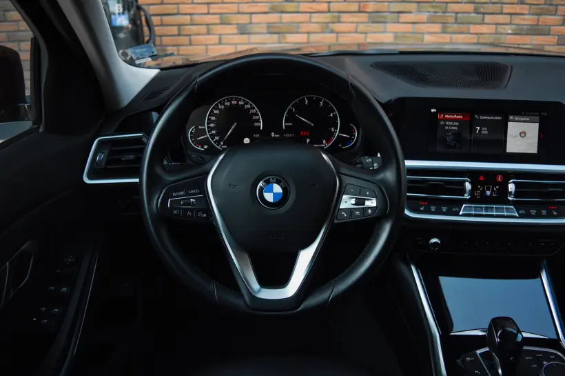 BMW 320 D G21 голяма снимка 2094 - CrediRent BMW 320 D G21 голяма снимка 2094