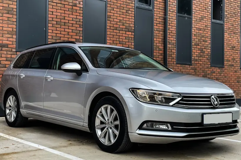 Volkwagen Passat 1.6 TDI голяма снимка 698 - CrediRent Volkwagen Passat 1.6 TDI голяма снимка 698