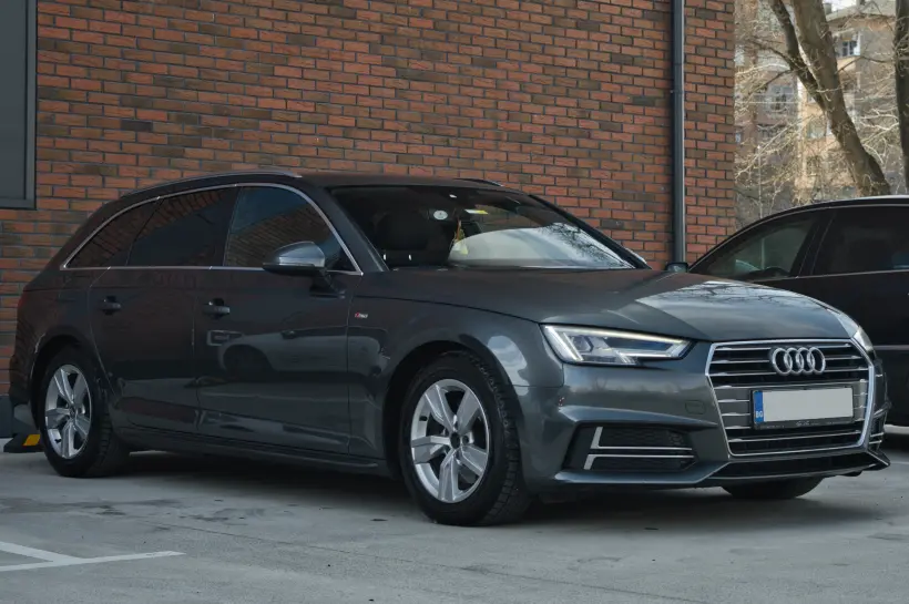 Audi A4 2.0 TDI голяма снимка 1619 - CrediRent Audi A4 2.0 TDI голяма снимка 1619