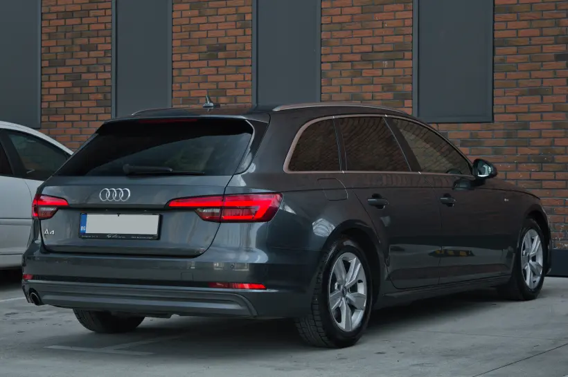 Audi A4 2.0 TDI голяма снимка 1636 - CrediRent Audi A4 2.0 TDI голяма снимка 1636