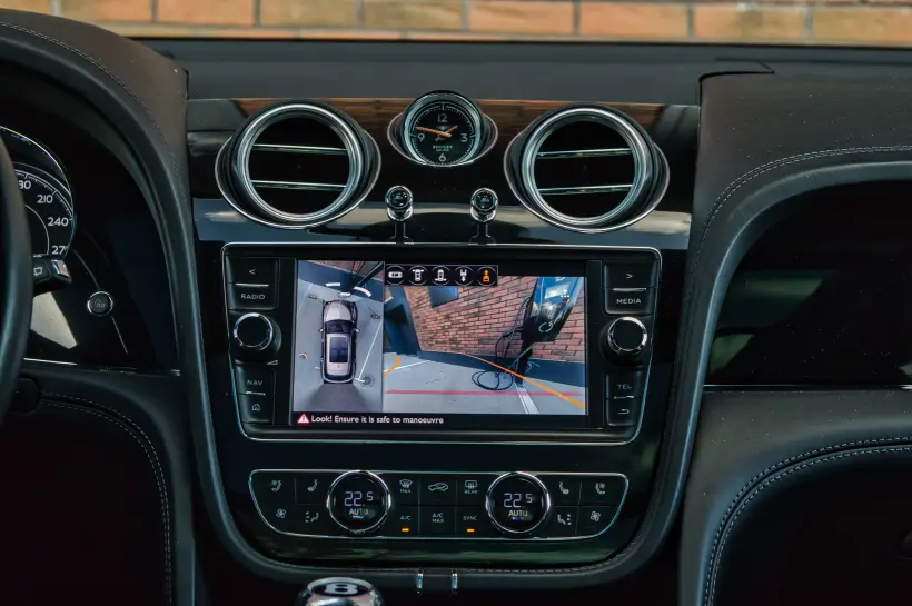 Bentley Bentayga W12 6.0 FULL голяма снимка 393 - CrediRent Bentley Bentayga W12 6.0 FULL голяма снимка 393