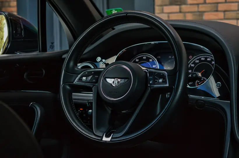 Bentley Bentayga W12 6.0 FULL голяма снимка 397 - CrediRent Bentley Bentayga W12 6.0 FULL голяма снимка 397