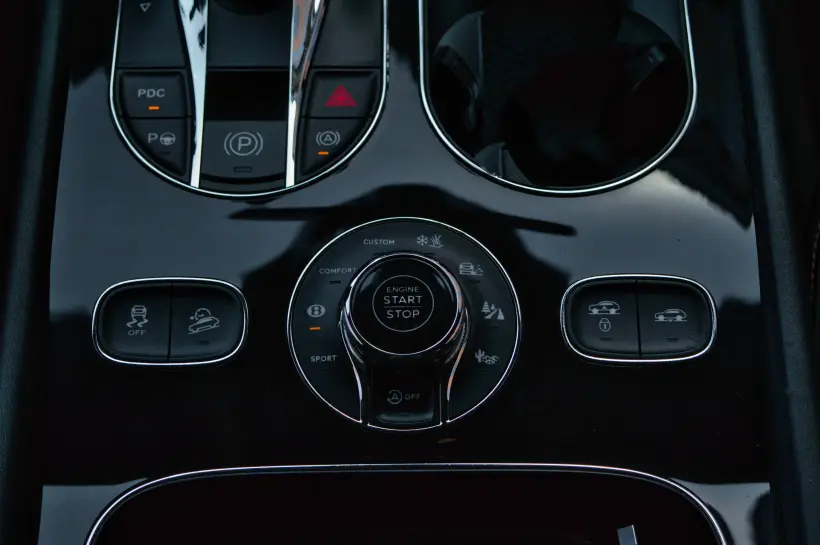 Bentley Bentayga W12 6.0 büyük resim 1844 - CrediRent Bentley Bentayga W12 6.0 büyük resim 1844