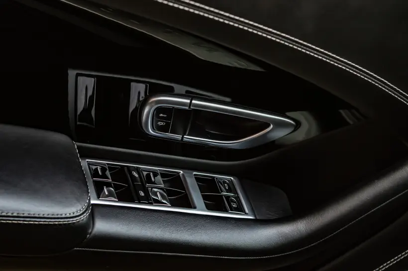 Bentley Continental GT 4.0 V8 Mulliner голяма снимка 430 - CrediRent Bentley Continental GT 4.0 V8 Mulliner голяма снимка 430