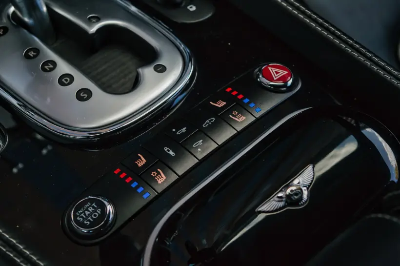 Bentley Continental GT 4.0 V8 голяма снимка 418 - CrediRent Bentley Continental GT 4.0 V8 голяма снимка 418