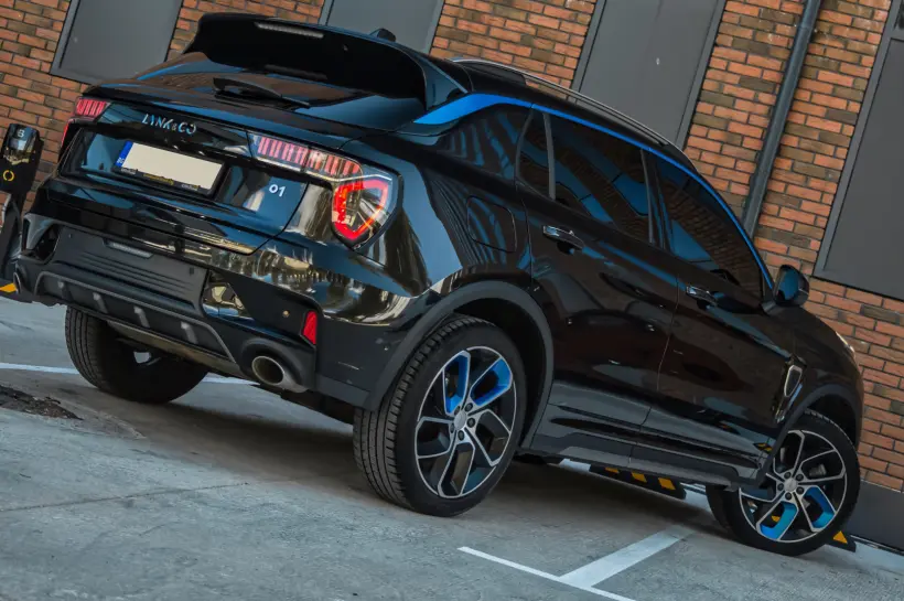 Lynk & Co 01 Plug-in Hybrid голяма снимка 266 - CrediRent Lynk & Co 01 Plug-in Hybrid голяма снимка 266