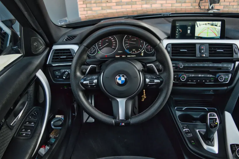 BMW 335 D голяма снимка 1815 - CrediRent BMW 335 D голяма снимка 1815