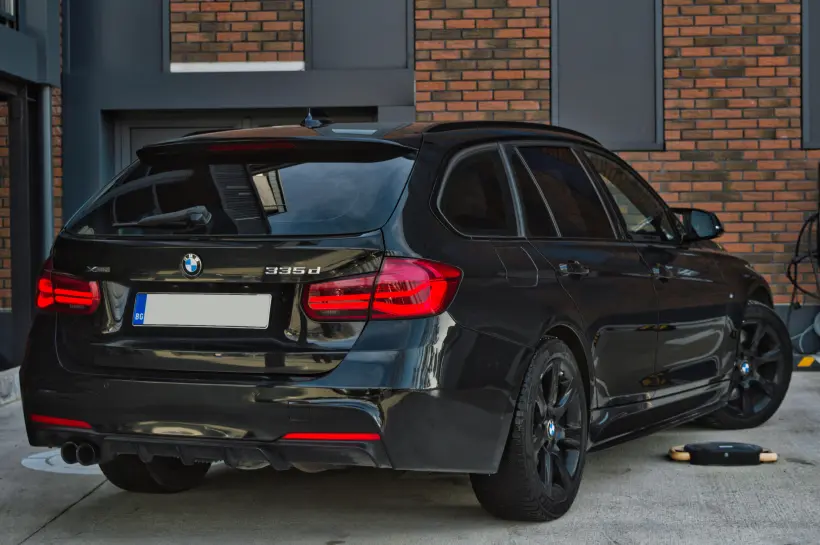 BMW 335 D голяма снимка 1824 - CrediRent BMW 335 D голяма снимка 1824