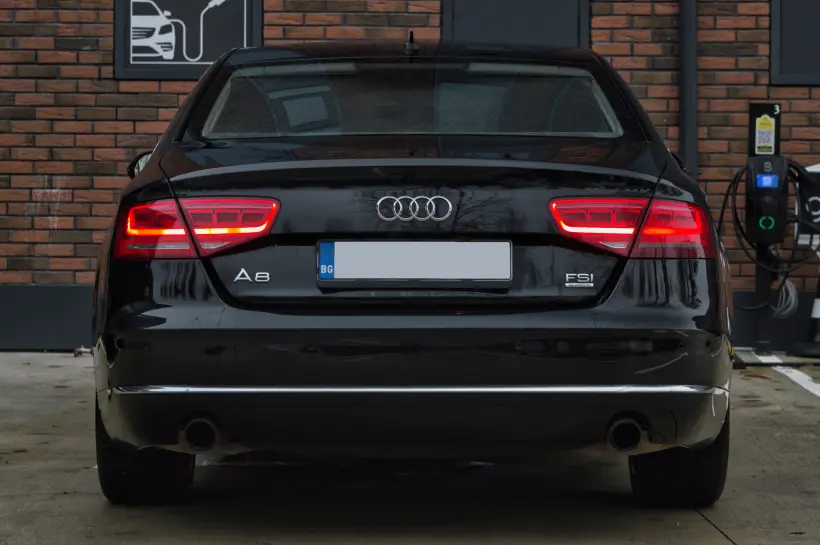 Audi А8 4.2 FSI Quattro голяма снимка 1247 - CrediRent Audi А8 4.2 FSI Quattro голяма снимка 1247