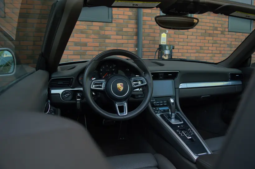 Porsche 911 Carrera 991.2 голяма снимка 1768 - CrediRent Porsche 911 Carrera 991.2 голяма снимка 1768