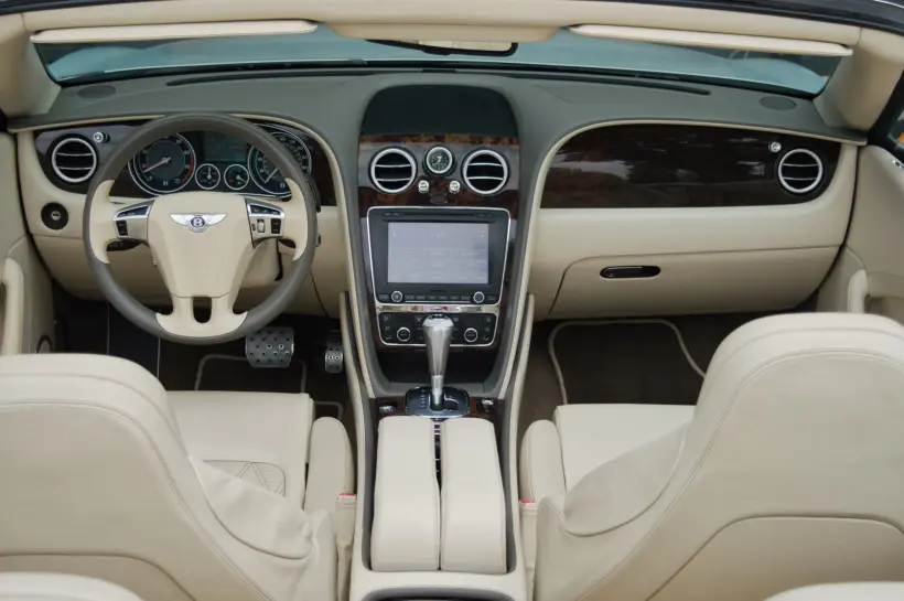 Bentley Continental GTC V8 4.0 голяма снимка 927 - CrediRent Bentley Continental GTC V8 4.0 голяма снимка 927