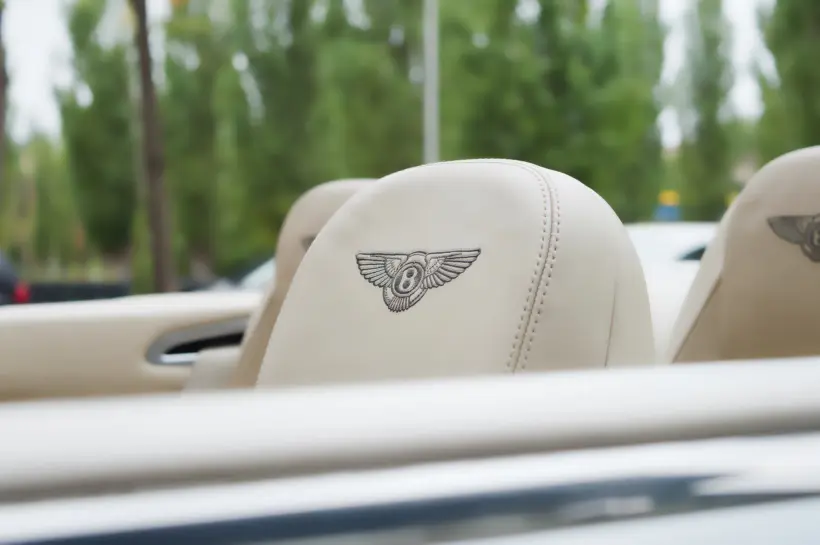 Bentley Continental GTC V8 4.0 голяма снимка 931 - CrediRent Bentley Continental GTC V8 4.0 голяма снимка 931