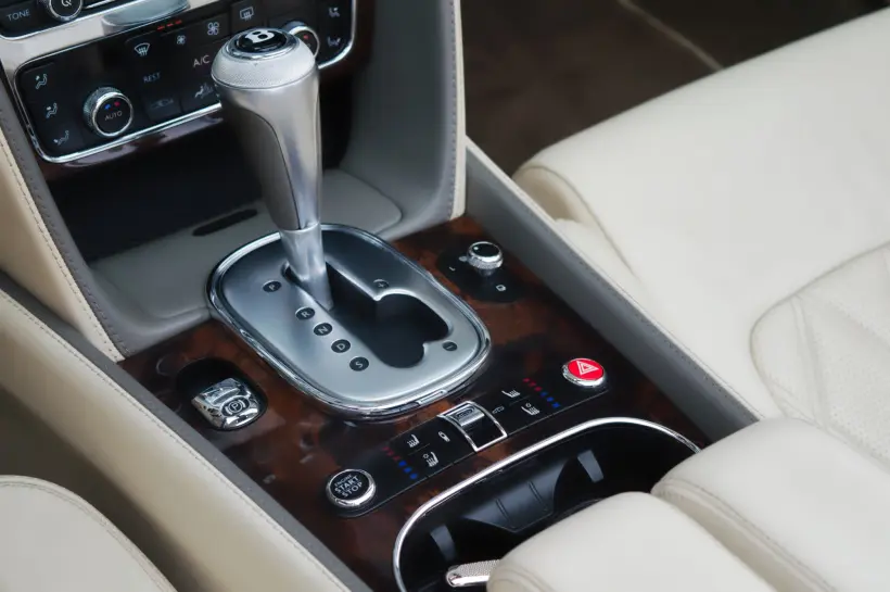 Bentley Continental GTC V8 4.0 голяма снимка 929 - CrediRent Bentley Continental GTC V8 4.0 голяма снимка 929