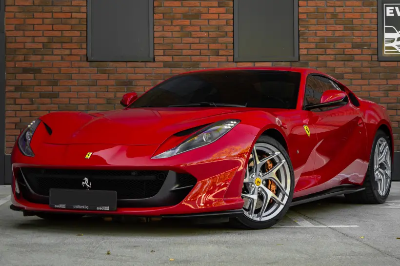 Ferrari 812 Superfast / Novitec / Carbon голяма снимка 1895 - CrediRent Ferrari 812 Superfast / Novitec / Carbon голяма снимка 1895