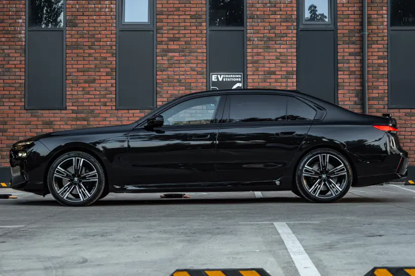 BMW 740 D xDrive M-Package Pro picture 2270 - CrediRent BMW 740 D xDrive M-Package Pro picture 2270