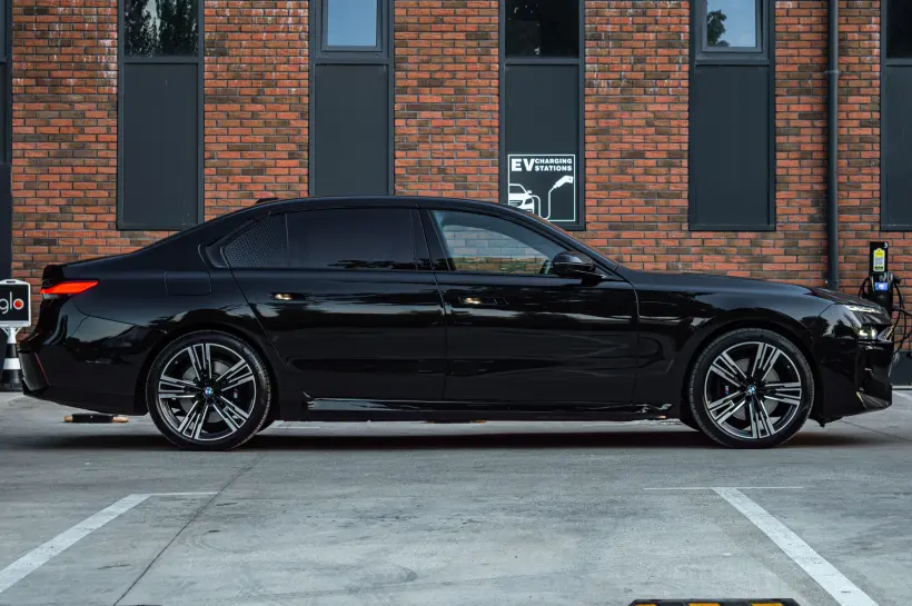 BMW 740 D xDrive M-Package Pro picture 2272 - CrediRent BMW 740 D xDrive M-Package Pro picture 2272