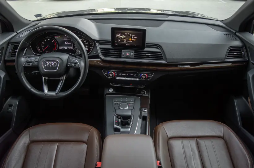 Audi Q5 2.0 TFSI Quattro голяма снимка 2221 - CrediRent Audi Q5 2.0 TFSI Quattro голяма снимка 2221