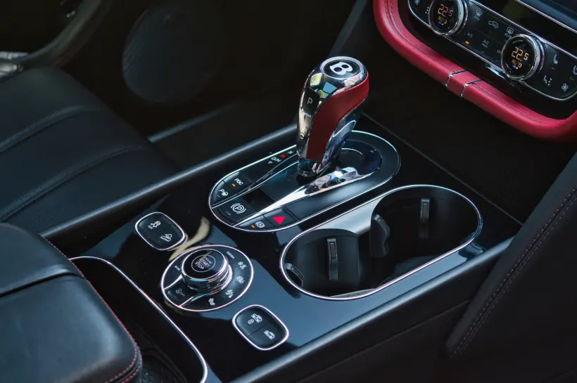 Bentley Bentayga W12 6.0 büyük resim 851 - CrediRent Bentley Bentayga W12 6.0 büyük resim 851