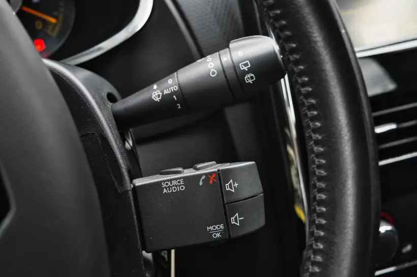 Renault Clio 1.5 dCI büyük resim 1242 - CrediRent Renault Clio 1.5 dCI büyük resim 1242