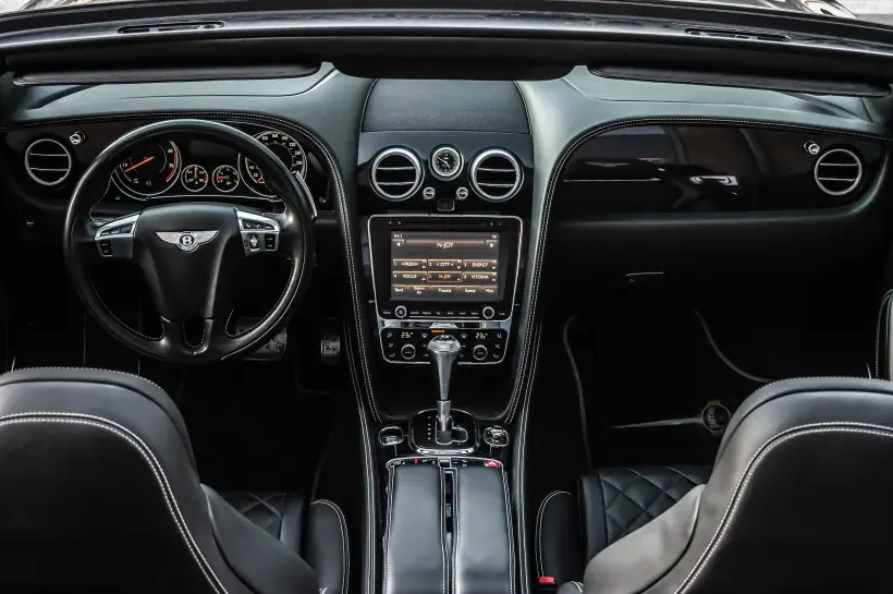 Bentley Continental GTC 4.0 V8 голяма снимка 447 - CrediRent Bentley Continental GTC 4.0 V8 голяма снимка 447