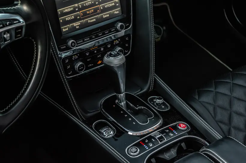 Bentley Continental GTC 4.0 V8 голяма снимка 448 - CrediRent Bentley Continental GTC 4.0 V8 голяма снимка 448