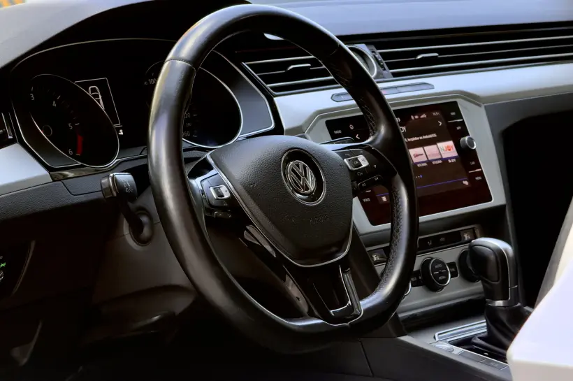 Volkswagen Passat 1.6 TDi голяма снимка 1146 - CrediRent Volkswagen Passat 1.6 TDi голяма снимка 1146