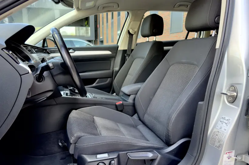 Volkswagen Passat 1.6 TDi голяма снимка 1145 - CrediRent Volkswagen Passat 1.6 TDi голяма снимка 1145