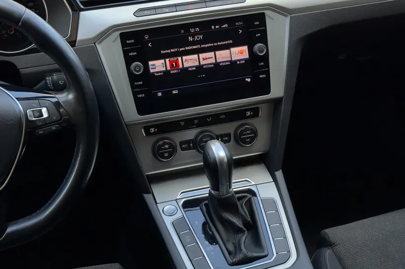 Volkswagen Passat 1.6 TDi голяма снимка 1147 - CrediRent Volkswagen Passat 1.6 TDi голяма снимка 1147