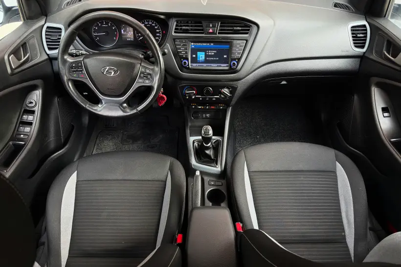 Hyundai i20 1.0 голяма снимка 1780 - CrediRent Hyundai i20 1.0 голяма снимка 1780