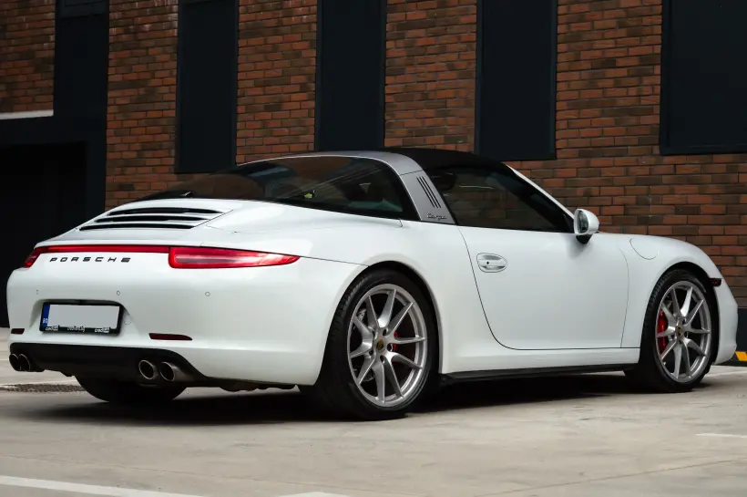 Porsche 911 991 Targa 4S голяма снимка 2200 - CrediRent Porsche 911 991 Targa 4S голяма снимка 2200
