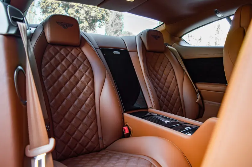 Bentley Continental GT W12 Speed голяма снимка 2368 - CrediRent Bentley Continental GT W12 Speed голяма снимка 2368
