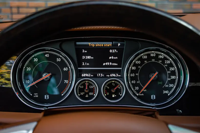 Bentley Continental GT W12 Speed голяма снимка 2370 - CrediRent Bentley Continental GT W12 Speed голяма снимка 2370