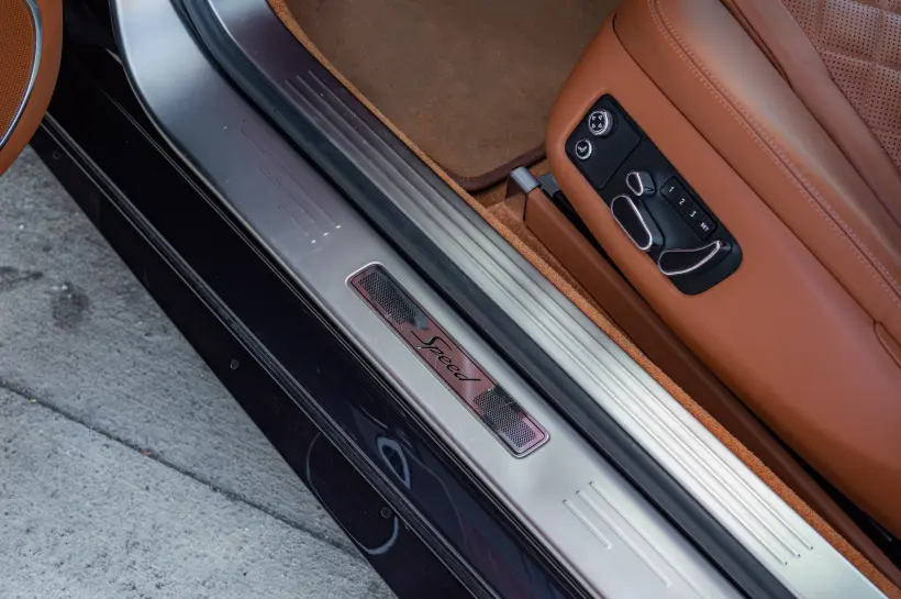 Bentley Continental GT W12 Speed голяма снимка 2372 - CrediRent Bentley Continental GT W12 Speed голяма снимка 2372