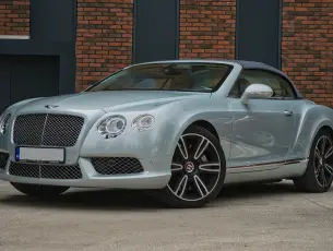 Bentley Continental GTC V8 4.0 - CrediRent Bentley Continental GTC V8 4.0