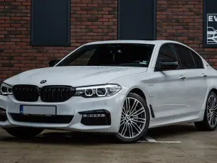 BMW 530 Е Plug-in Hybrid - CrediRent BMW 530 Е Plug-in Hybrid