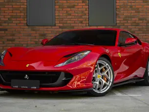 Ferrari 812 Superfast / Novitec / Carbon - CrediRent Ferrari 812 Superfast / Novitec / Carbon