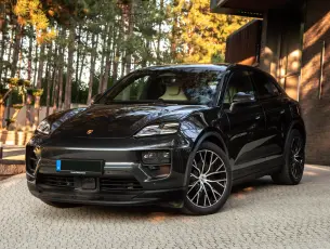 Porsche Macan 4 Electric / PASM / Pano / Matrix LED - CrediRent Porsche Macan 4 Electric / PASM / Pano / Matrix LED