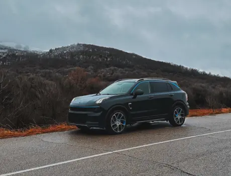 SUV или седан – кое е по-добро за дълги пътувания с кола под наем - CrediRent SUV или седан – кое е по-добро за дълги пътувания с кола под наем